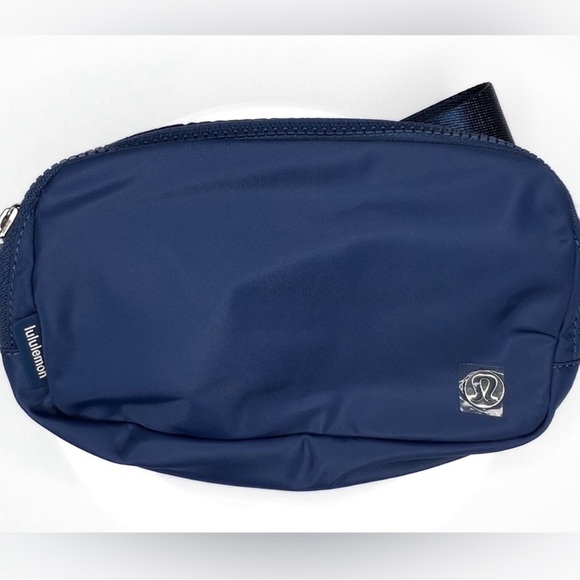 lululemon athletica Handbags - Lululemon Everywhere Belt Bag 1L Fanny Pack Crossbody